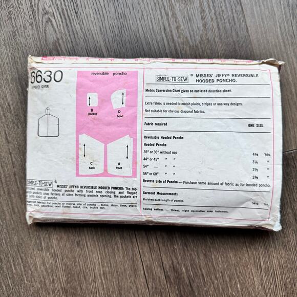 Vintage 1970s Simplicity 6630 Sewing Pattern One Size Reversible Poncho COMPLETE - Picture 2 of 2